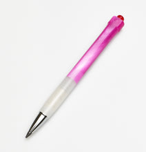 Load image into Gallery viewer, The Franklin-Christoph Model 90 Artium Pencil - Snow Heart is perfect for sketching on a white background.