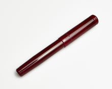 Load image into Gallery viewer, pocket 20 fountain pen in maroon acrylic capped - with no clip